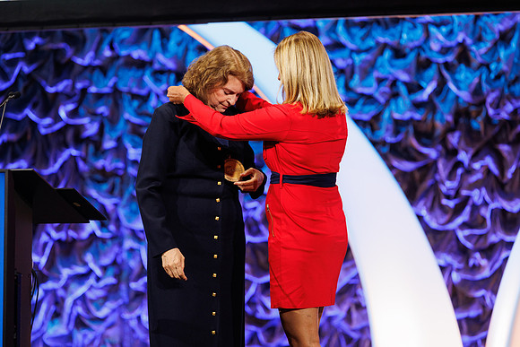 R6__1394