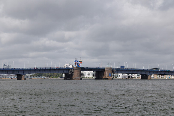G2009008