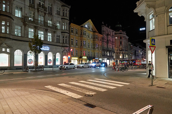 JR005681_8MP